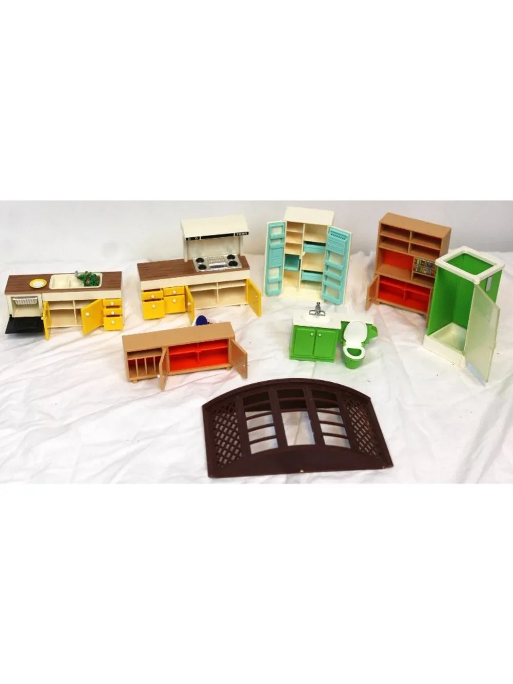 Vtg 80s Tomy Doll Kitchen Furniture Shower Bookshelf Bathroom Fridge Credenza
